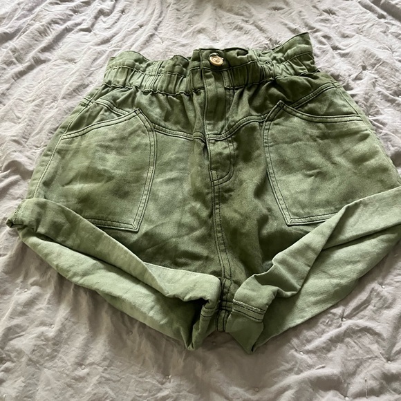 Cute high waisted shorts - Picture 1 of 3